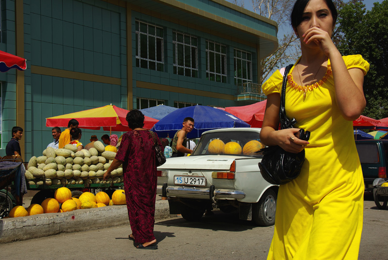 Frau in Fergana Usbekistan